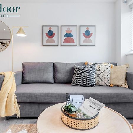 Milton Keynes Apartments, Sleeps Up To 5, Free Parking, Free Wifi & Movies, 7 Mins Drive To Milton Keynes Central Station For Direct Trains To London & The North 外观 照片